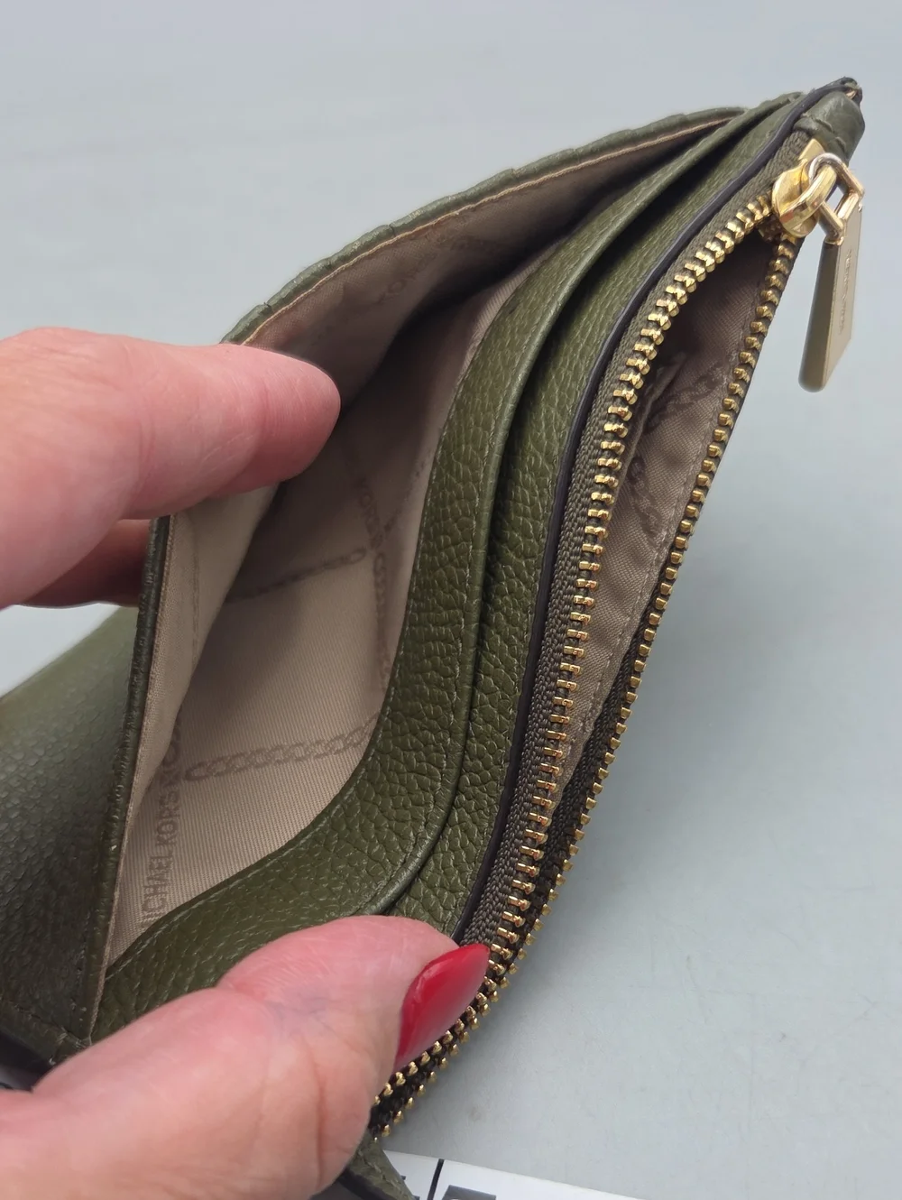Michael Kors Olive Green Leather Card Slot Wallet Gold Tone Zip EUC